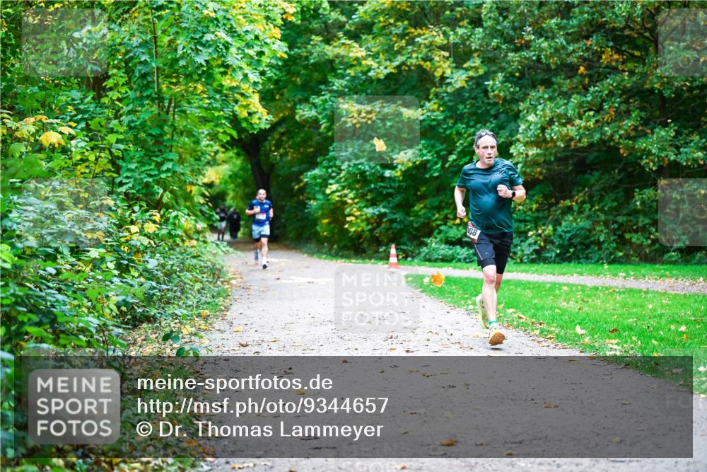 12.10.2025 - Bramfelder Halbmarathon 2025 Dr. Thomas Lammeyer http://msf.ph/oto/9344657 12.10.2025 10:11:30 Laufen 88 meine-sportfotos.de