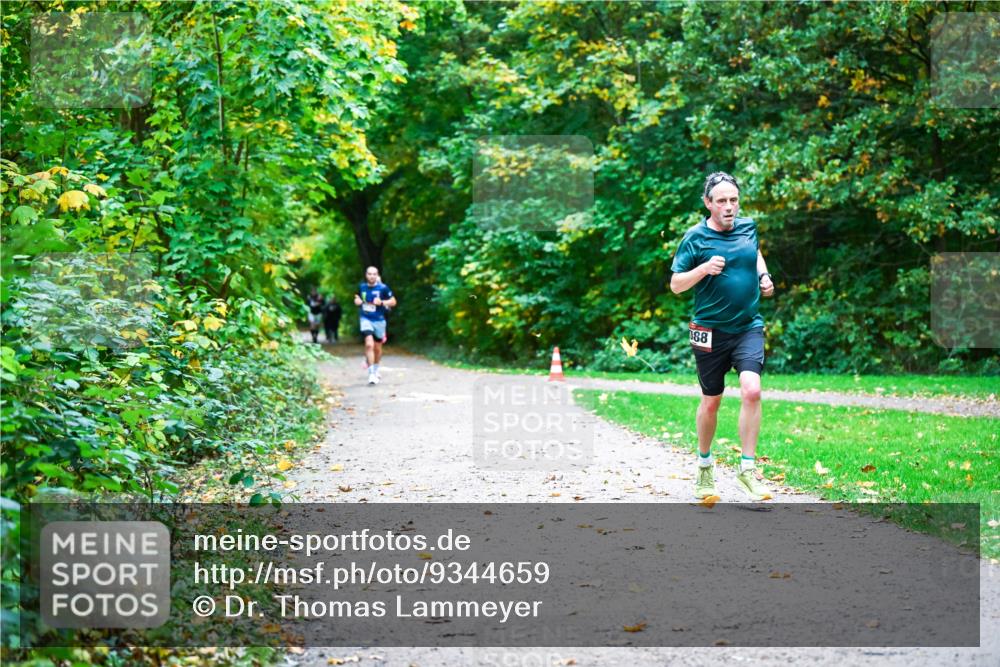 12.10.2025 - Bramfelder Halbmarathon 2025 Dr. Thomas Lammeyer http://msf.ph/oto/9344659 12.10.2025 10:11:31 Laufen 088 meine-sportfotos.de