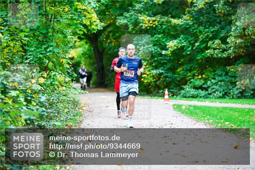12.10.2025 - Bramfelder Halbmarathon 2025 Dr. Thomas Lammeyer http://msf.ph/oto/9344669 12.10.2025 10:11:35 Laufen 2770 meine-sportfotos.de