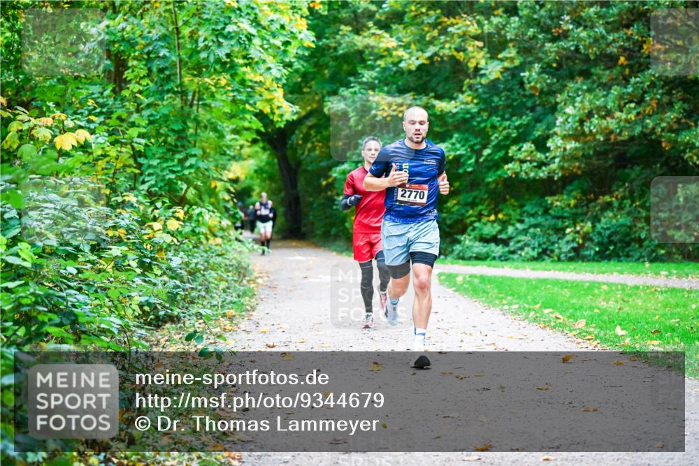 12.10.2025 - Bramfelder Halbmarathon 2025 Dr. Thomas Lammeyer http://msf.ph/oto/9344679 12.10.2025 10:11:36 Laufen 2770 meine-sportfotos.de