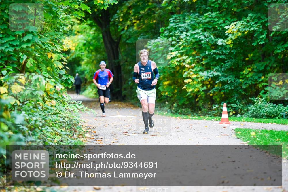 12.10.2025 - Bramfelder Halbmarathon 2025 Dr. Thomas Lammeyer http://msf.ph/oto/9344691 12.10.2025 10:11:40 Laufen 2489 meine-sportfotos.de