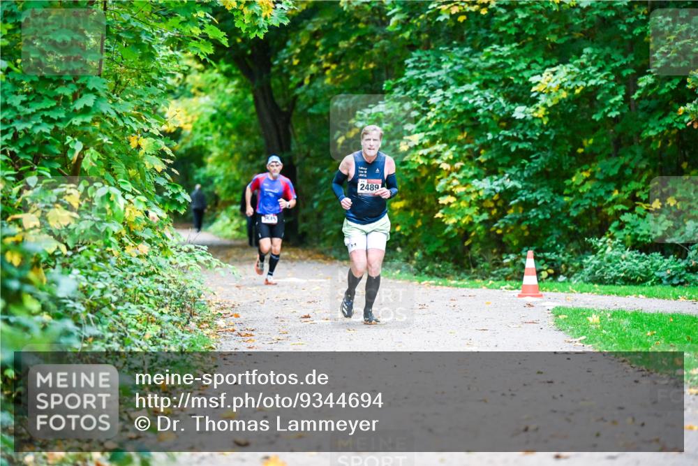 12.10.2025 - Bramfelder Halbmarathon 2025 Dr. Thomas Lammeyer http://msf.ph/oto/9344694 12.10.2025 10:11:41 Laufen 2489 meine-sportfotos.de