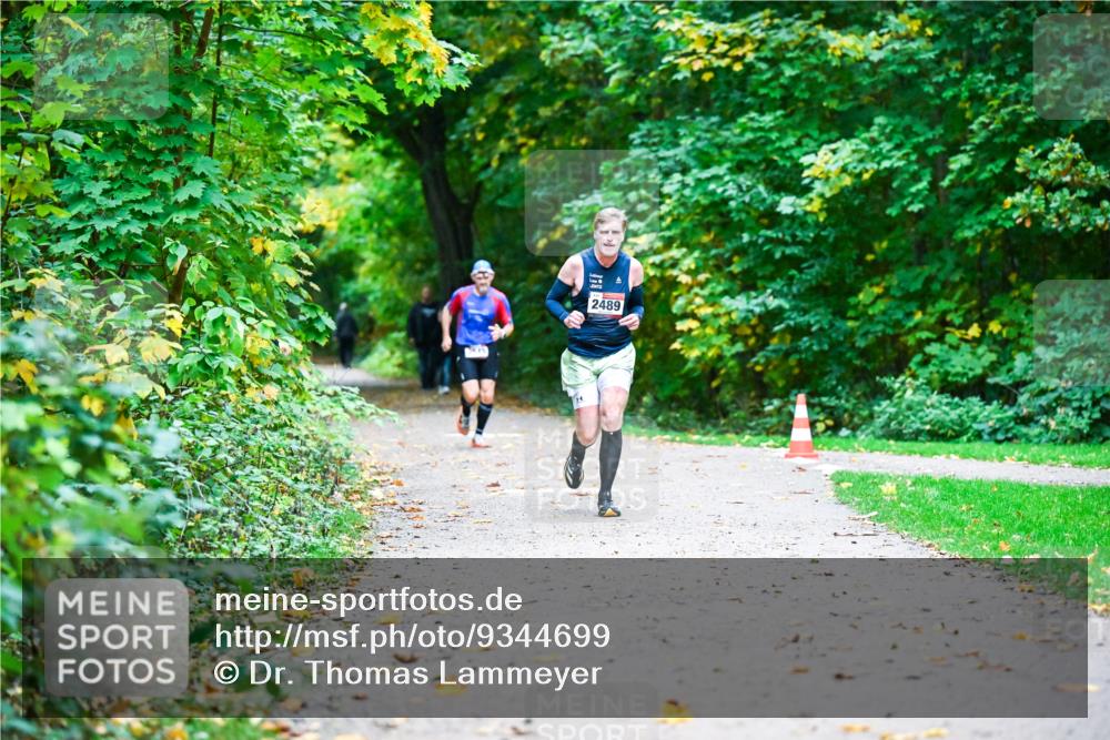 12.10.2025 - Bramfelder Halbmarathon 2025 Dr. Thomas Lammeyer http://msf.ph/oto/9344699 12.10.2025 10:11:41 Laufen 2489 meine-sportfotos.de