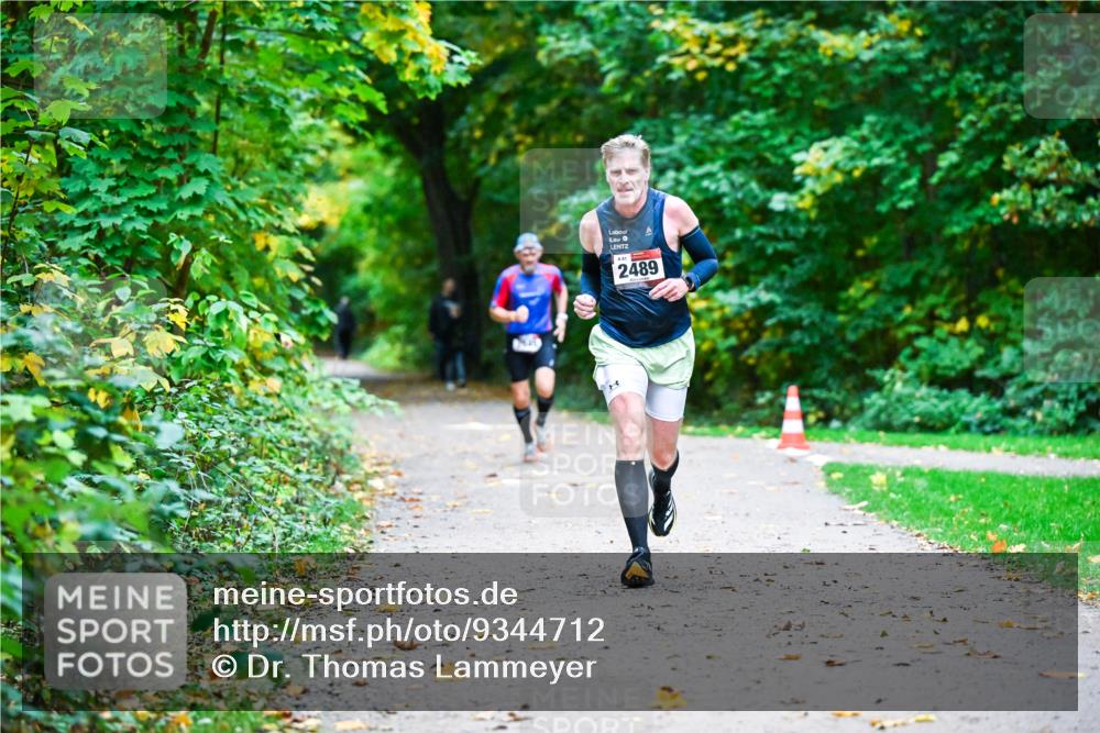 12.10.2025 - Bramfelder Halbmarathon 2025 Dr. Thomas Lammeyer http://msf.ph/oto/9344712 12.10.2025 10:11:43 Laufen 2489 meine-sportfotos.de