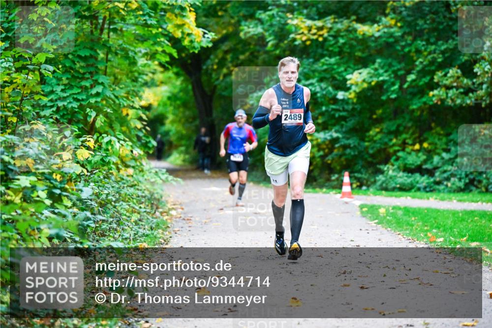 12.10.2025 - Bramfelder Halbmarathon 2025 Dr. Thomas Lammeyer http://msf.ph/oto/9344714 12.10.2025 10:11:43 Laufen 81, 2489 meine-sportfotos.de