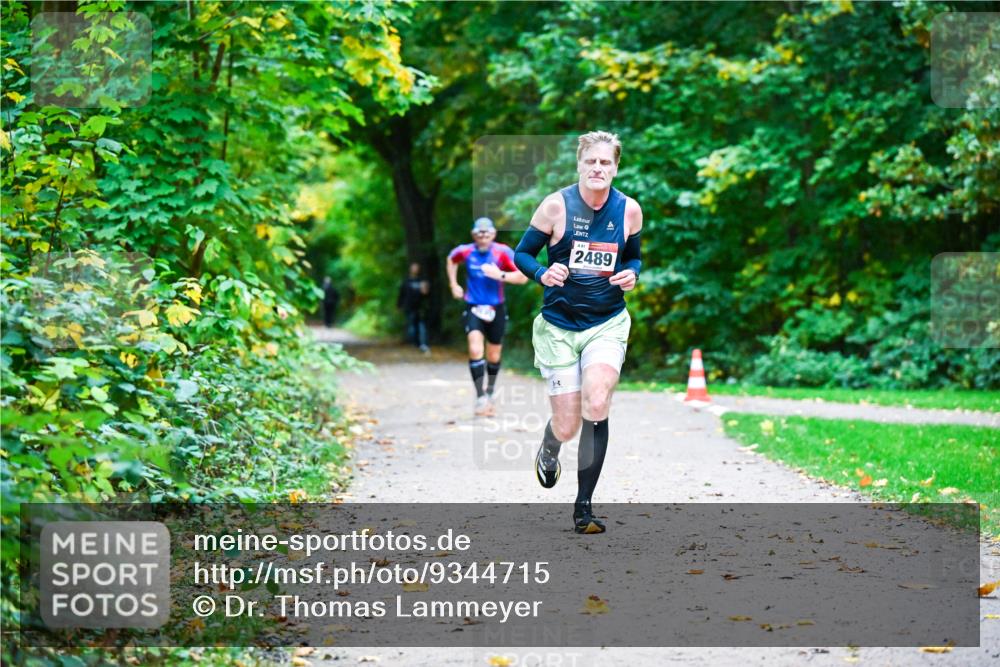 12.10.2025 - Bramfelder Halbmarathon 2025 Dr. Thomas Lammeyer http://msf.ph/oto/9344715 12.10.2025 10:11:43 Laufen 2489 meine-sportfotos.de
