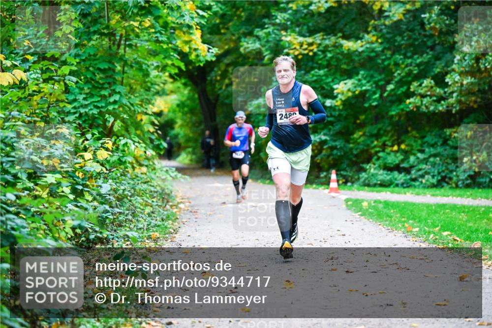 12.10.2025 - Bramfelder Halbmarathon 2025 Dr. Thomas Lammeyer http://msf.ph/oto/9344717 12.10.2025 10:11:44 Laufen 2480 meine-sportfotos.de