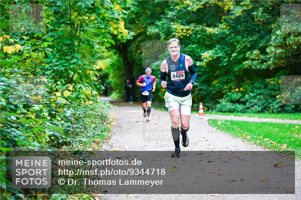 12.10.2025 - Bramfelder Halbmarathon 2025 Dr. Thomas Lammeyer http://msf.ph/oto/9344718 12.10.2025 10:11:44 Laufen 2489 meine-sportfotos.de