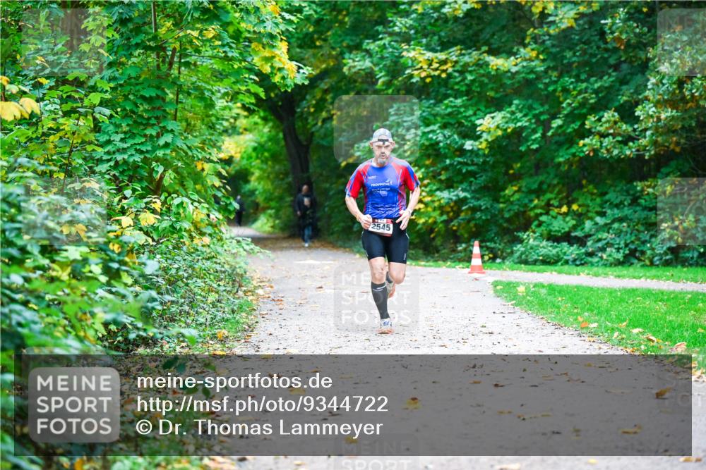 12.10.2025 - Bramfelder Halbmarathon 2025 Dr. Thomas Lammeyer http://msf.ph/oto/9344722 12.10.2025 10:11:46 Laufen 2545 meine-sportfotos.de