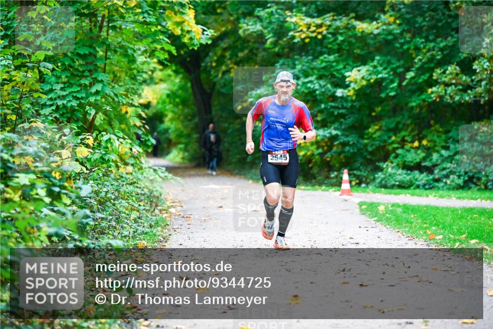 12.10.2025 - Bramfelder Halbmarathon 2025 Dr. Thomas Lammeyer http://msf.ph/oto/9344725 12.10.2025 10:11:47 Laufen 2545 meine-sportfotos.de
