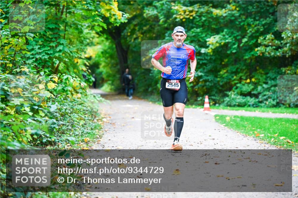12.10.2025 - Bramfelder Halbmarathon 2025 Dr. Thomas Lammeyer http://msf.ph/oto/9344729 12.10.2025 10:11:47 Laufen 2545 meine-sportfotos.de