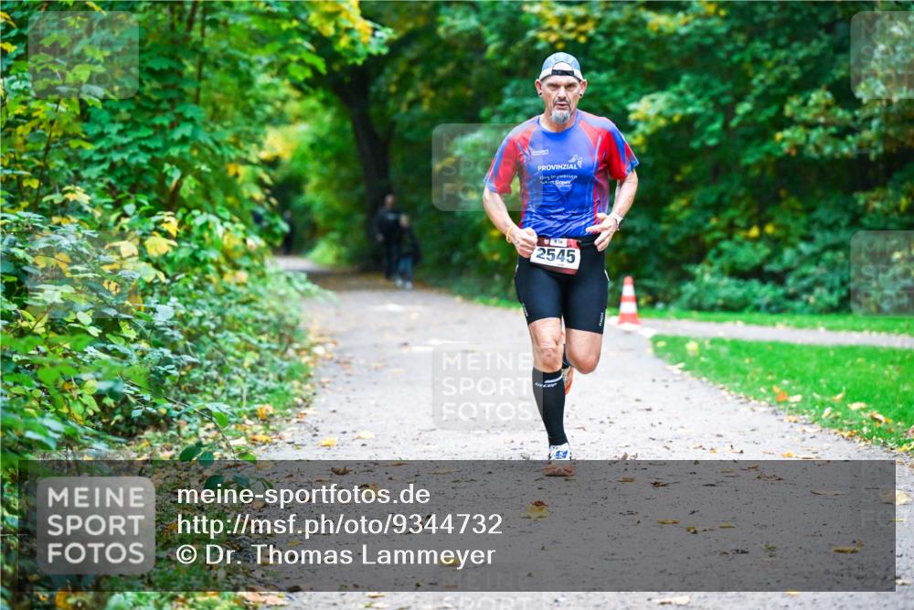 12.10.2025 - Bramfelder Halbmarathon 2025 Dr. Thomas Lammeyer http://msf.ph/oto/9344732 12.10.2025 10:11:48 Laufen 818, 2545 meine-sportfotos.de