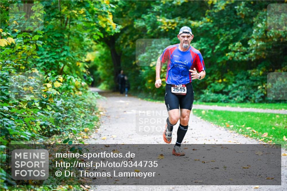 12.10.2025 - Bramfelder Halbmarathon 2025 Dr. Thomas Lammeyer http://msf.ph/oto/9344735 12.10.2025 10:11:48 Laufen 18, 2545 meine-sportfotos.de