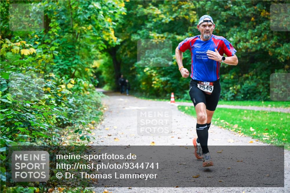 12.10.2025 - Bramfelder Halbmarathon 2025 Dr. Thomas Lammeyer http://msf.ph/oto/9344741 12.10.2025 10:11:49 Laufen 818, 2545 meine-sportfotos.de