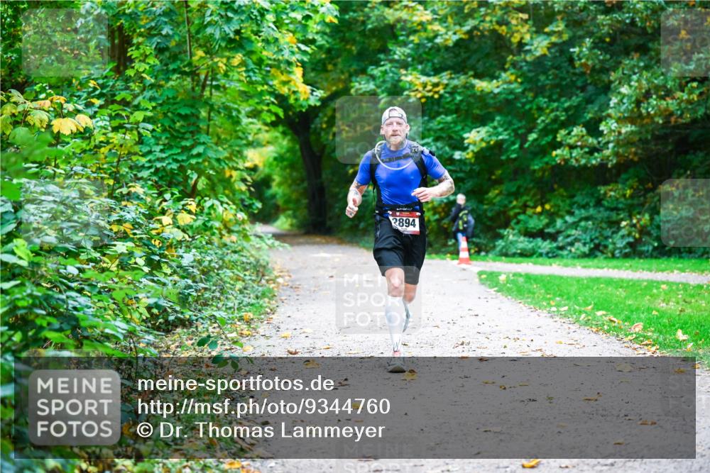 12.10.2025 - Bramfelder Halbmarathon 2025 Dr. Thomas Lammeyer http://msf.ph/oto/9344760 12.10.2025 10:12:04 Laufen 2894 meine-sportfotos.de