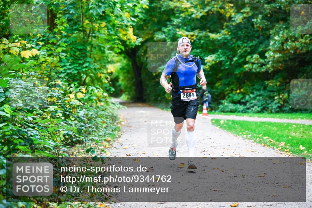 12.10.2025 - Bramfelder Halbmarathon 2025 Dr. Thomas Lammeyer http://msf.ph/oto/9344762 12.10.2025 10:12:04 Laufen 2894 meine-sportfotos.de