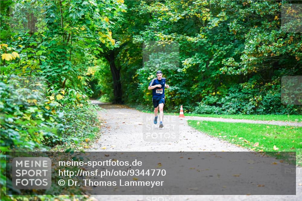 12.10.2025 - Bramfelder Halbmarathon 2025 Dr. Thomas Lammeyer http://msf.ph/oto/9344770 12.10.2025 10:12:24 Laufen 2496 meine-sportfotos.de