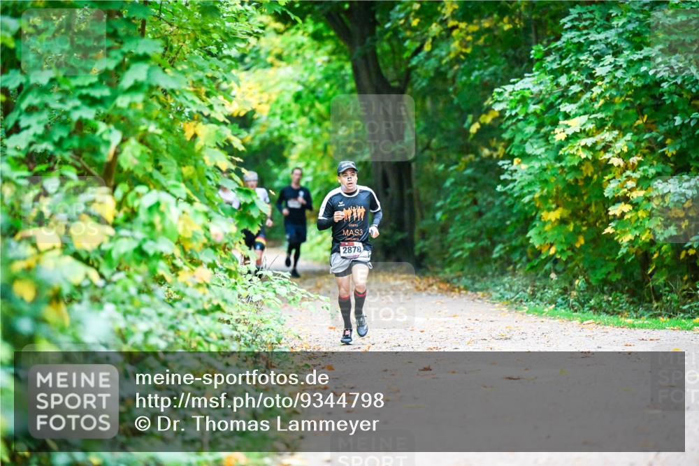 12.10.2025 - Bramfelder Halbmarathon 2025 Dr. Thomas Lammeyer http://msf.ph/oto/9344798 12.10.2025 10:12:36 Laufen 3, 2878 meine-sportfotos.de