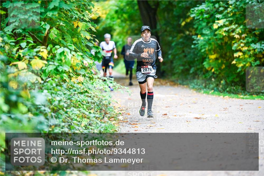 12.10.2025 - Bramfelder Halbmarathon 2025 Dr. Thomas Lammeyer http://msf.ph/oto/9344813 12.10.2025 10:12:38 Laufen 3, 2878 meine-sportfotos.de
