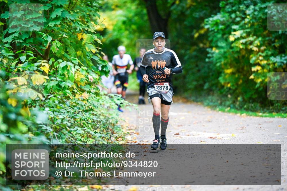 12.10.2025 - Bramfelder Halbmarathon 2025 Dr. Thomas Lammeyer http://msf.ph/oto/9344820 12.10.2025 10:12:39 Laufen 3, 2878 meine-sportfotos.de