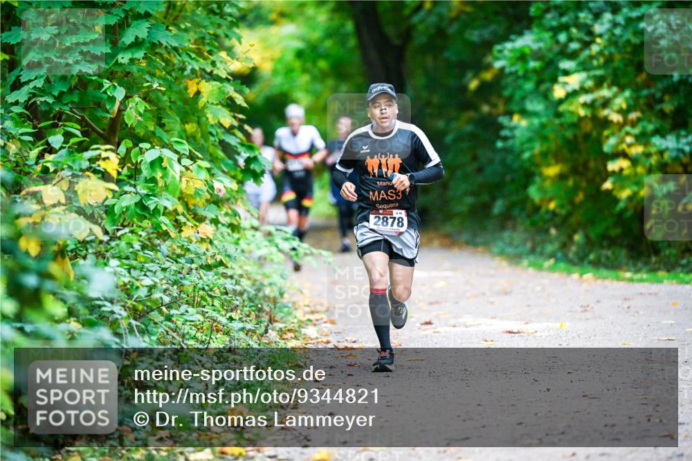 12.10.2025 - Bramfelder Halbmarathon 2025 Dr. Thomas Lammeyer http://msf.ph/oto/9344821 12.10.2025 10:12:39 Laufen 3, 46, 2878 meine-sportfotos.de