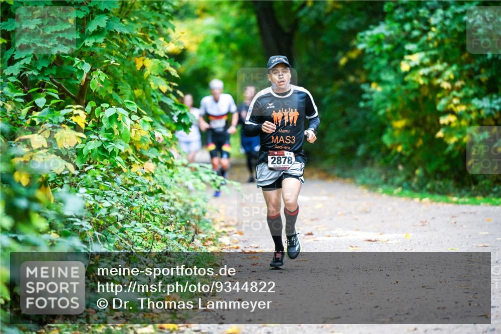 12.10.2025 - Bramfelder Halbmarathon 2025 Dr. Thomas Lammeyer http://msf.ph/oto/9344822 12.10.2025 10:12:39 Laufen 3, 46, 2878 meine-sportfotos.de