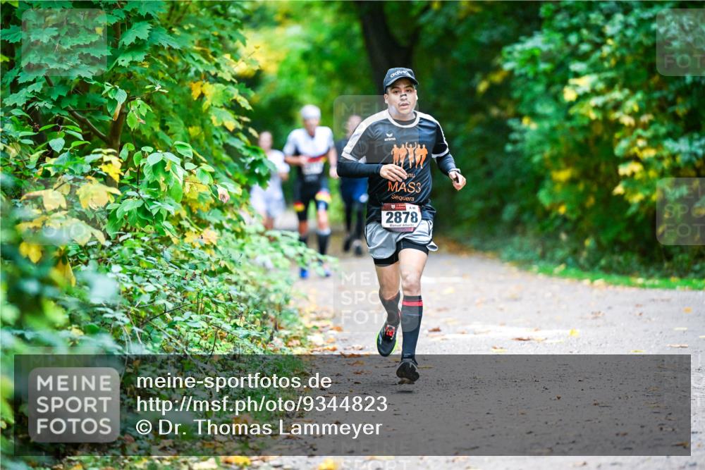 12.10.2025 - Bramfelder Halbmarathon 2025 Dr. Thomas Lammeyer http://msf.ph/oto/9344823 12.10.2025 10:12:39 Laufen 3, 2878 meine-sportfotos.de