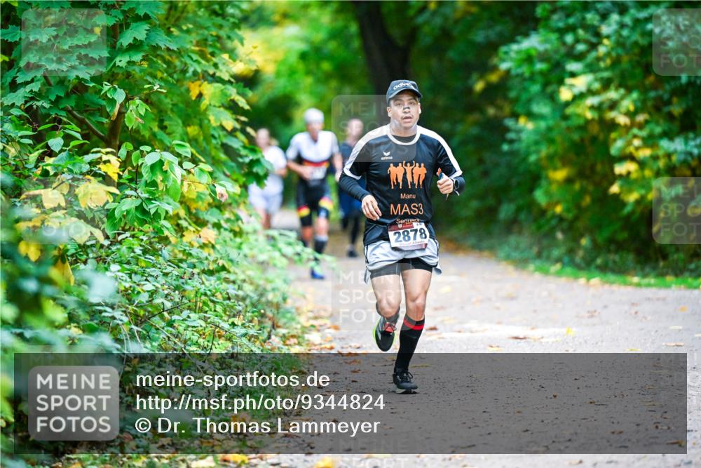 12.10.2025 - Bramfelder Halbmarathon 2025 Dr. Thomas Lammeyer http://msf.ph/oto/9344824 12.10.2025 10:12:39 Laufen 3, 2878 meine-sportfotos.de