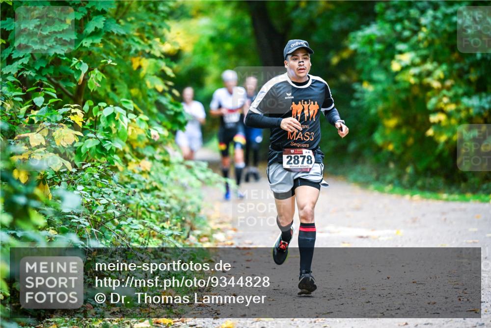 12.10.2025 - Bramfelder Halbmarathon 2025 Dr. Thomas Lammeyer http://msf.ph/oto/9344828 12.10.2025 10:12:40 Laufen 3, 46, 2878 meine-sportfotos.de