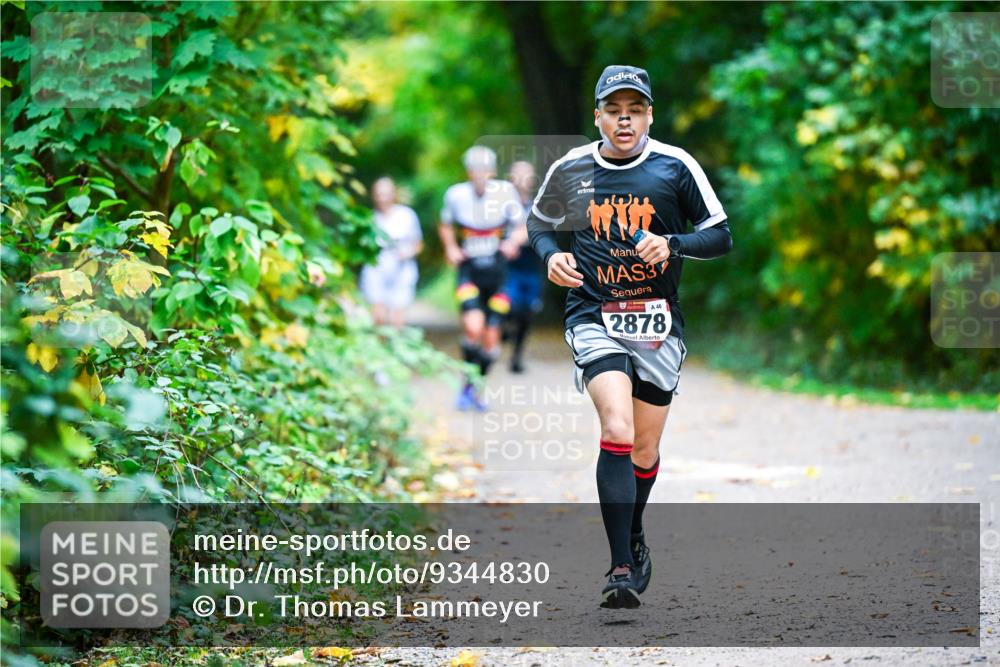 12.10.2025 - Bramfelder Halbmarathon 2025 Dr. Thomas Lammeyer http://msf.ph/oto/9344830 12.10.2025 10:12:40 Laufen 3, 46, 2878 meine-sportfotos.de