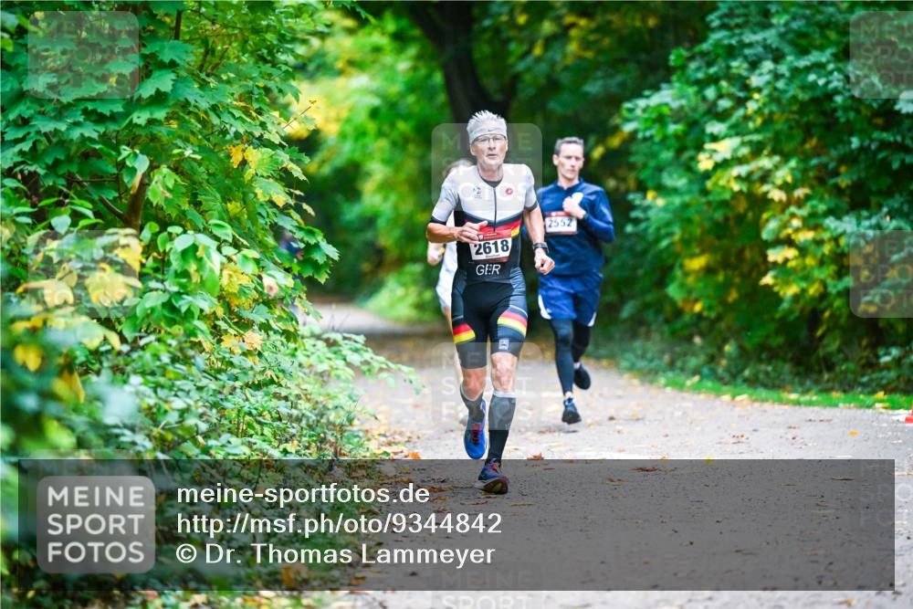 12.10.2025 - Bramfelder Halbmarathon 2025 Dr. Thomas Lammeyer http://msf.ph/oto/9344842 12.10.2025 10:12:44 Laufen 2618, 2552 meine-sportfotos.de