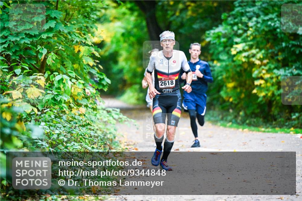12.10.2025 - Bramfelder Halbmarathon 2025 Dr. Thomas Lammeyer http://msf.ph/oto/9344848 12.10.2025 10:12:45 Laufen 2618 meine-sportfotos.de
