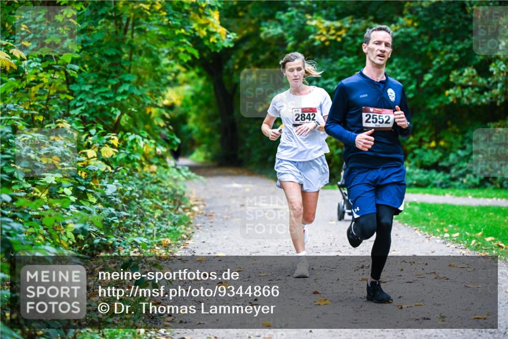 12.10.2025 - Bramfelder Halbmarathon 2025 Dr. Thomas Lammeyer http://msf.ph/oto/9344866 12.10.2025 10:12:50 Laufen 861, 2842, 2552 meine-sportfotos.de