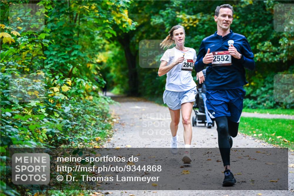 12.10.2025 - Bramfelder Halbmarathon 2025 Dr. Thomas Lammeyer http://msf.ph/oto/9344868 12.10.2025 10:12:50 Laufen 861, 2842, 2552 meine-sportfotos.de