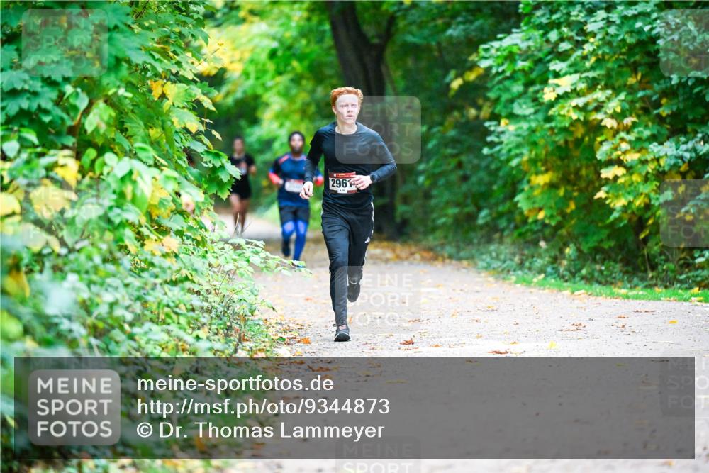 12.10.2025 - Bramfelder Halbmarathon 2025 Dr. Thomas Lammeyer http://msf.ph/oto/9344873 12.10.2025 10:12:56 Laufen 2961 meine-sportfotos.de