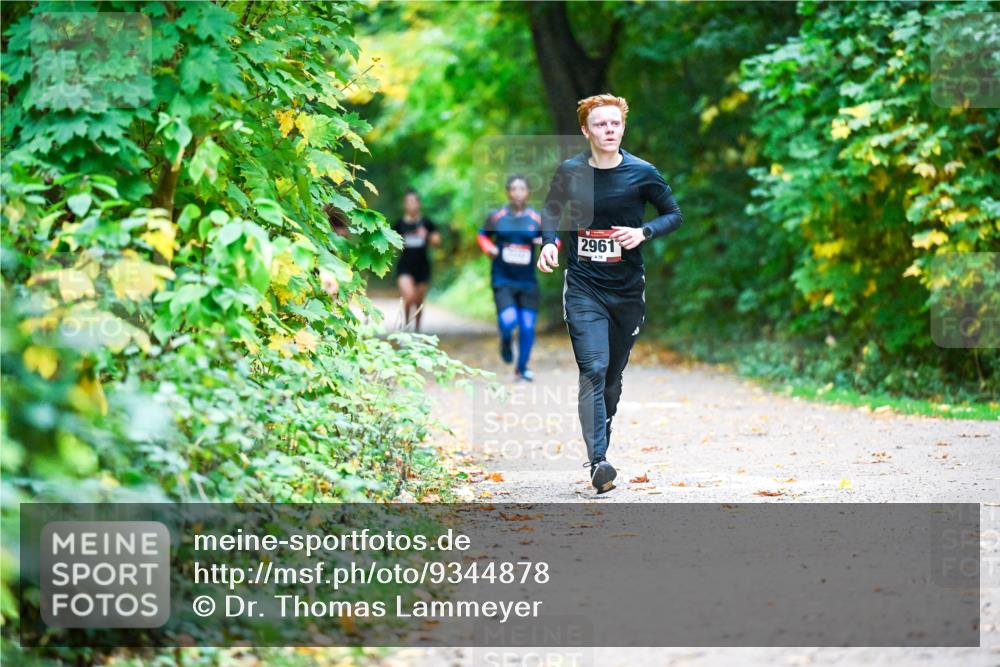 12.10.2025 - Bramfelder Halbmarathon 2025 Dr. Thomas Lammeyer http://msf.ph/oto/9344878 12.10.2025 10:12:57 Laufen 2961, 70 meine-sportfotos.de