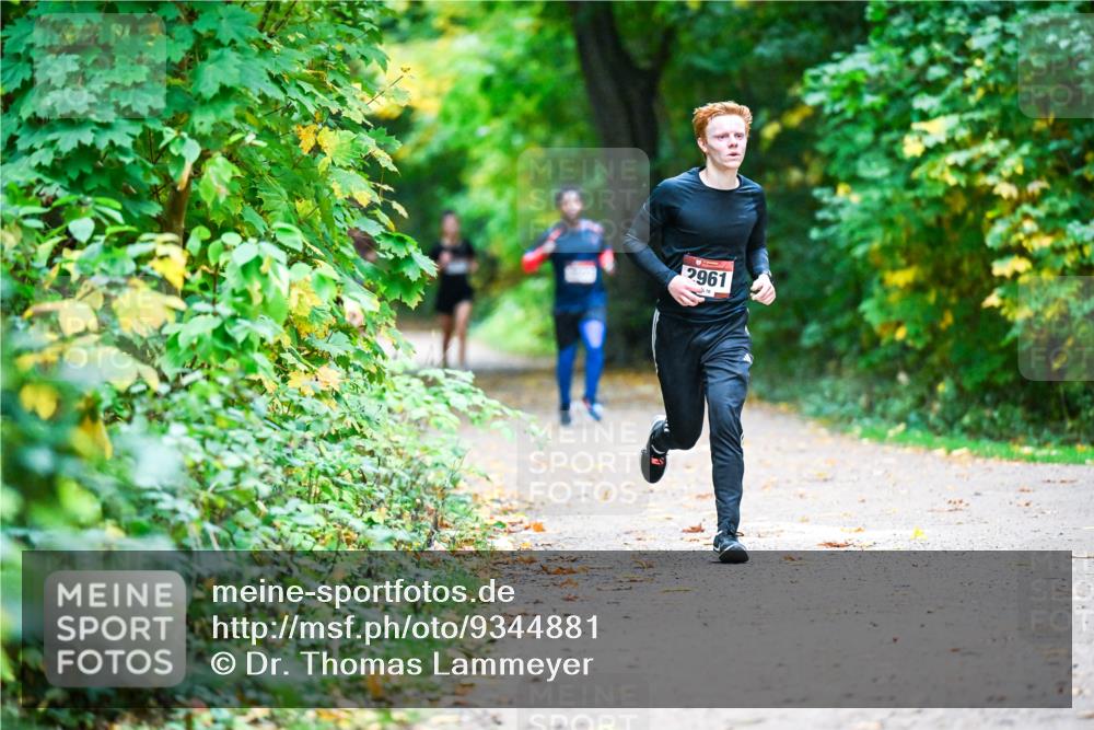 12.10.2025 - Bramfelder Halbmarathon 2025 Dr. Thomas Lammeyer http://msf.ph/oto/9344881 12.10.2025 10:12:57 Laufen 2961 meine-sportfotos.de