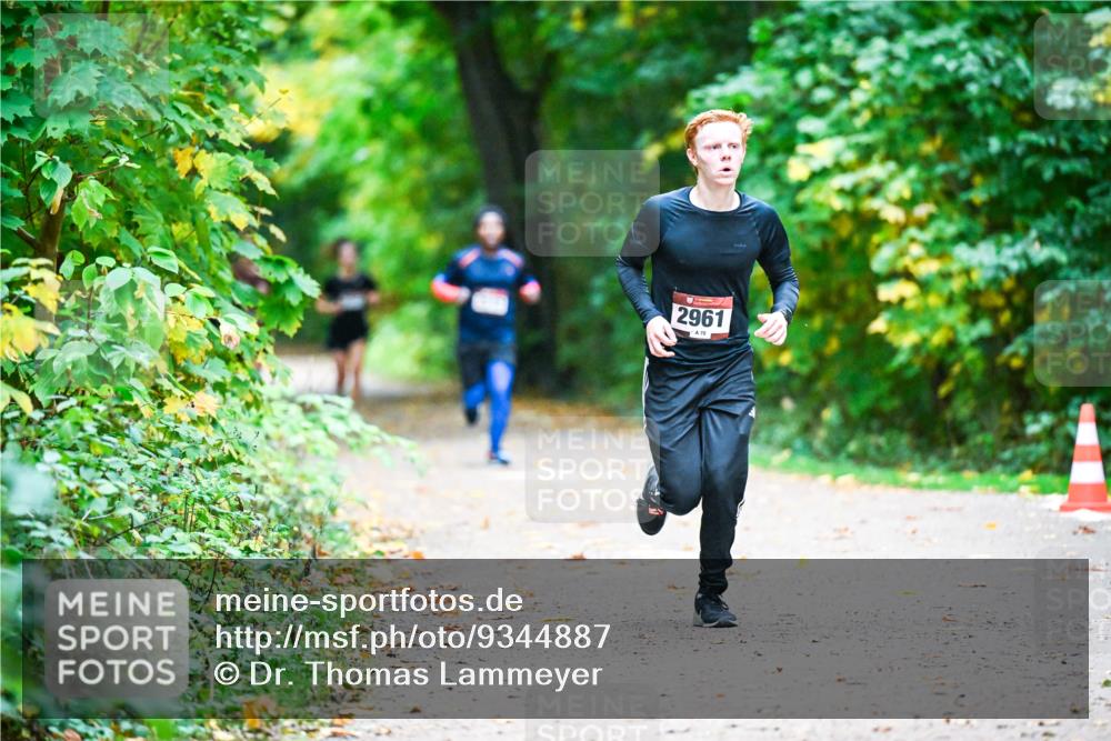12.10.2025 - Bramfelder Halbmarathon 2025 Dr. Thomas Lammeyer http://msf.ph/oto/9344887 12.10.2025 10:12:58 Laufen 2961, 70 meine-sportfotos.de