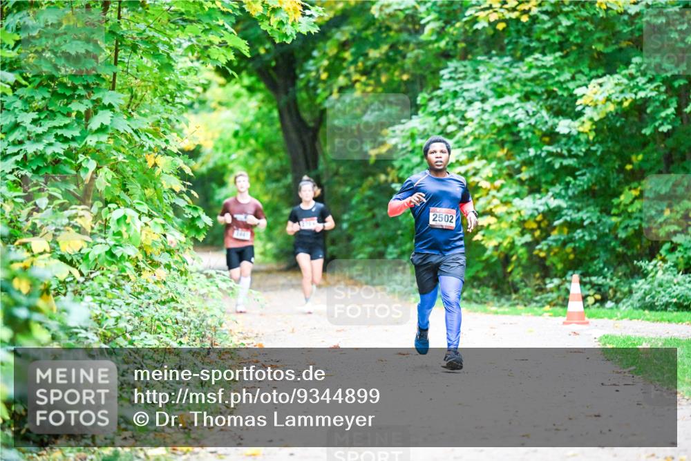 12.10.2025 - Bramfelder Halbmarathon 2025 Dr. Thomas Lammeyer http://msf.ph/oto/9344899 12.10.2025 10:13:03 Laufen 2502 meine-sportfotos.de