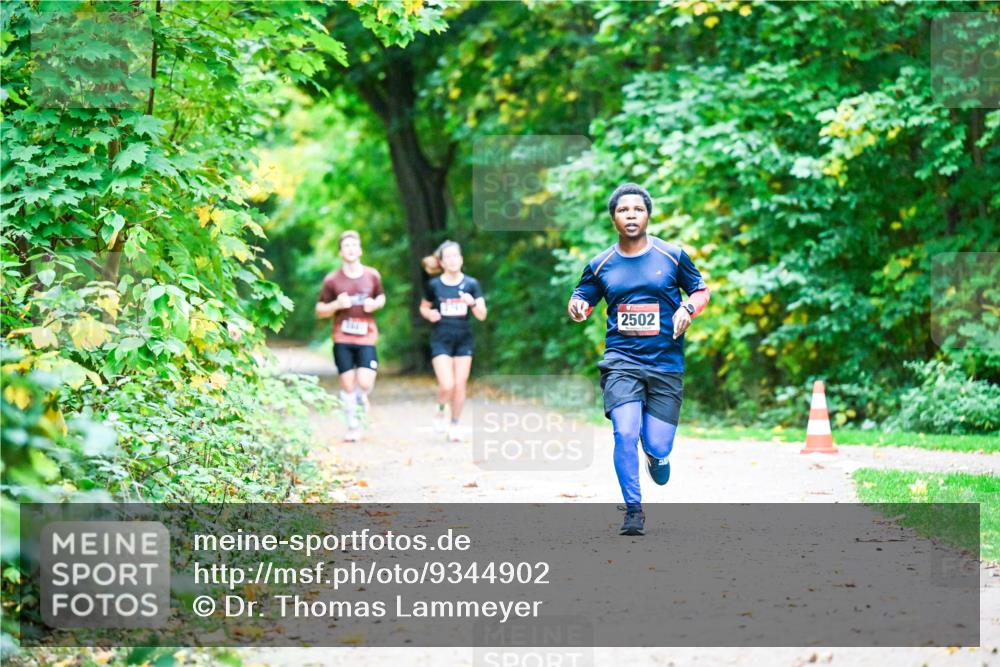 12.10.2025 - Bramfelder Halbmarathon 2025 Dr. Thomas Lammeyer http://msf.ph/oto/9344902 12.10.2025 10:13:04 Laufen 2502 meine-sportfotos.de