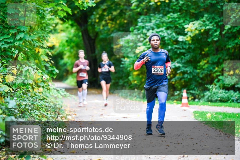 12.10.2025 - Bramfelder Halbmarathon 2025 Dr. Thomas Lammeyer http://msf.ph/oto/9344908 12.10.2025 10:13:04 Laufen 2502 meine-sportfotos.de