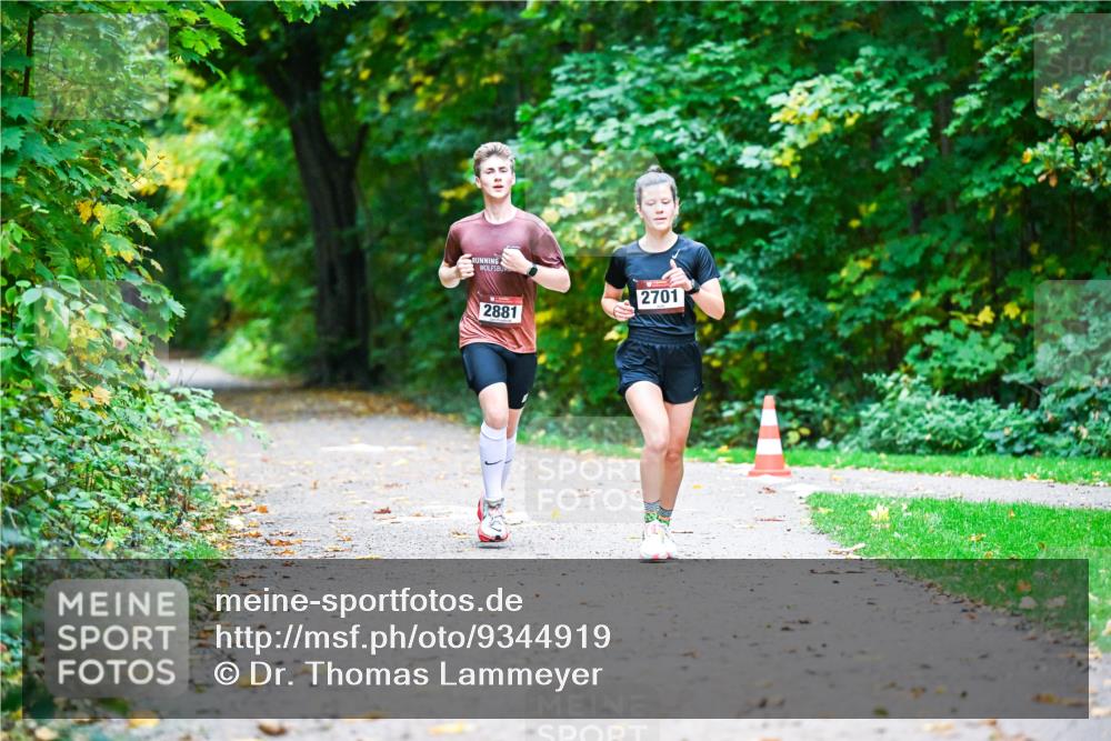 12.10.2025 - Bramfelder Halbmarathon 2025 Dr. Thomas Lammeyer http://msf.ph/oto/9344919 12.10.2025 10:13:08 Laufen 2881, 2701 meine-sportfotos.de