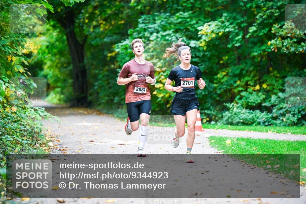 12.10.2025 - Bramfelder Halbmarathon 2025 Dr. Thomas Lammeyer http://msf.ph/oto/9344923 12.10.2025 10:13:08 Laufen 2881, 2701 meine-sportfotos.de