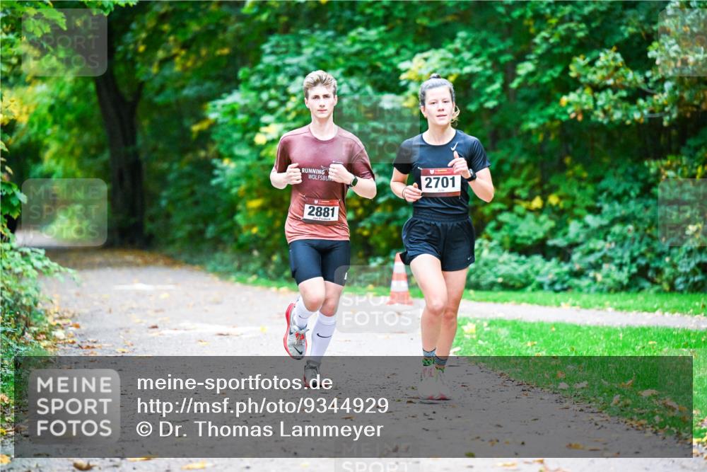 12.10.2025 - Bramfelder Halbmarathon 2025 Dr. Thomas Lammeyer http://msf.ph/oto/9344929 12.10.2025 10:13:09 Laufen 2881, 2701 meine-sportfotos.de
