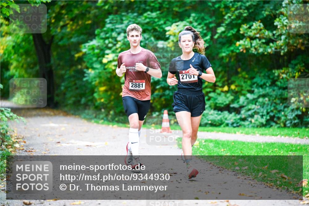 12.10.2025 - Bramfelder Halbmarathon 2025 Dr. Thomas Lammeyer http://msf.ph/oto/9344930 12.10.2025 10:13:09 Laufen 2881, 2701 meine-sportfotos.de