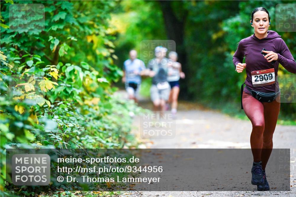 12.10.2025 - Bramfelder Halbmarathon 2025 Dr. Thomas Lammeyer http://msf.ph/oto/9344956 12.10.2025 10:13:25 Laufen 24, 2909 meine-sportfotos.de