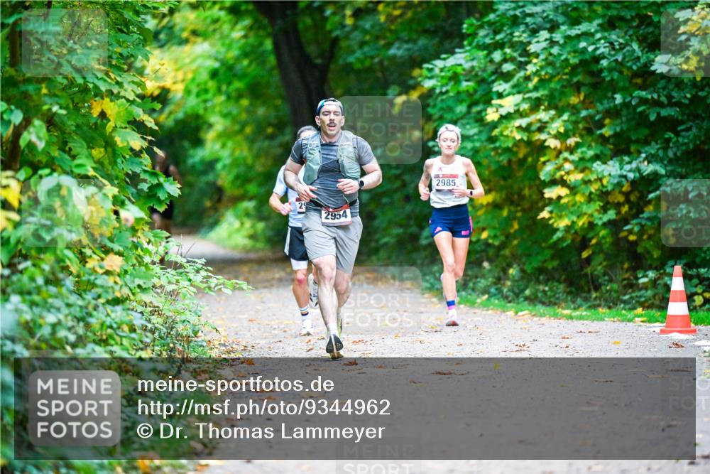 12.10.2025 - Bramfelder Halbmarathon 2025 Dr. Thomas Lammeyer http://msf.ph/oto/9344962 12.10.2025 10:13:27 Laufen 29, 2954, 2985 meine-sportfotos.de