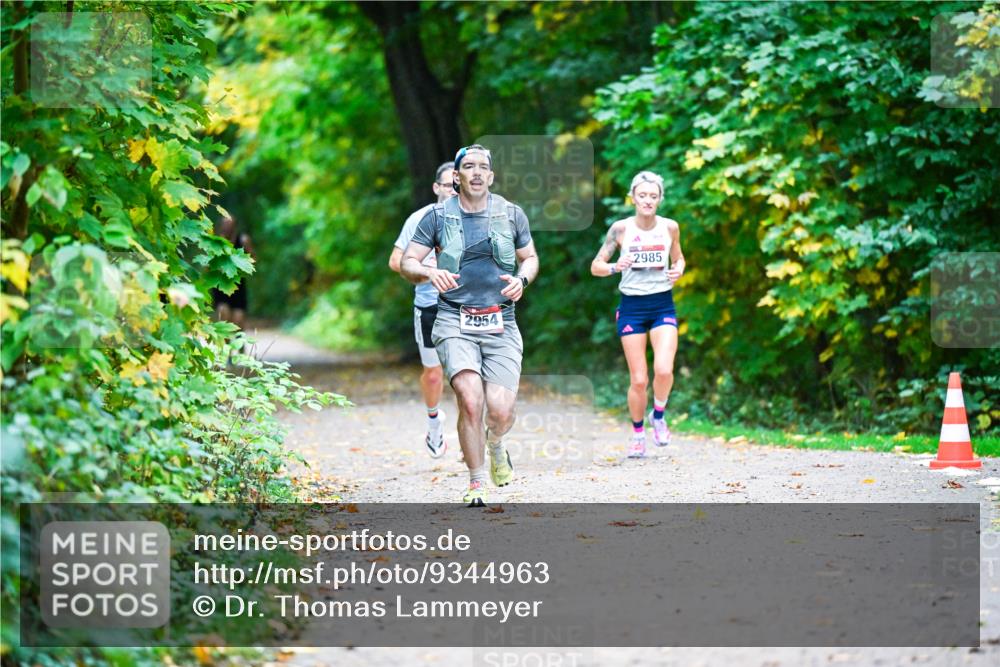 12.10.2025 - Bramfelder Halbmarathon 2025 Dr. Thomas Lammeyer http://msf.ph/oto/9344963 12.10.2025 10:13:27 Laufen 2954, 2985 meine-sportfotos.de