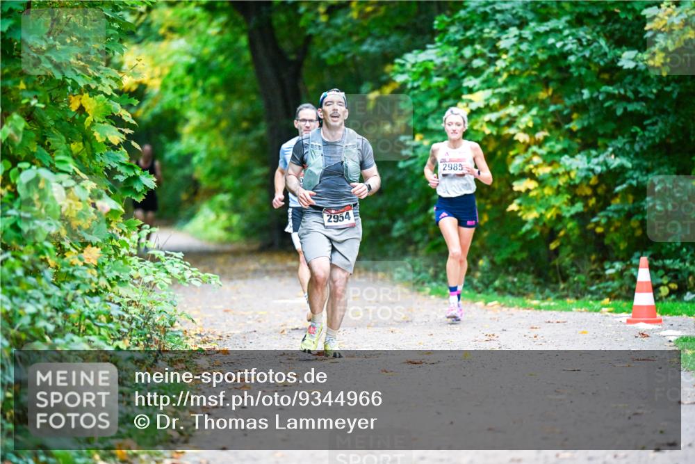 12.10.2025 - Bramfelder Halbmarathon 2025 Dr. Thomas Lammeyer http://msf.ph/oto/9344966 12.10.2025 10:13:28 Laufen 2954, 2985 meine-sportfotos.de