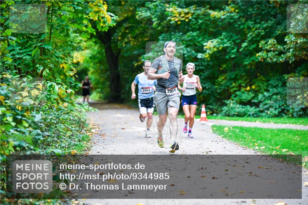 12.10.2025 - Bramfelder Halbmarathon 2025 Dr. Thomas Lammeyer http://msf.ph/oto/9344985 12.10.2025 10:13:30 Laufen 2984, 2954, 29859 meine-sportfotos.de